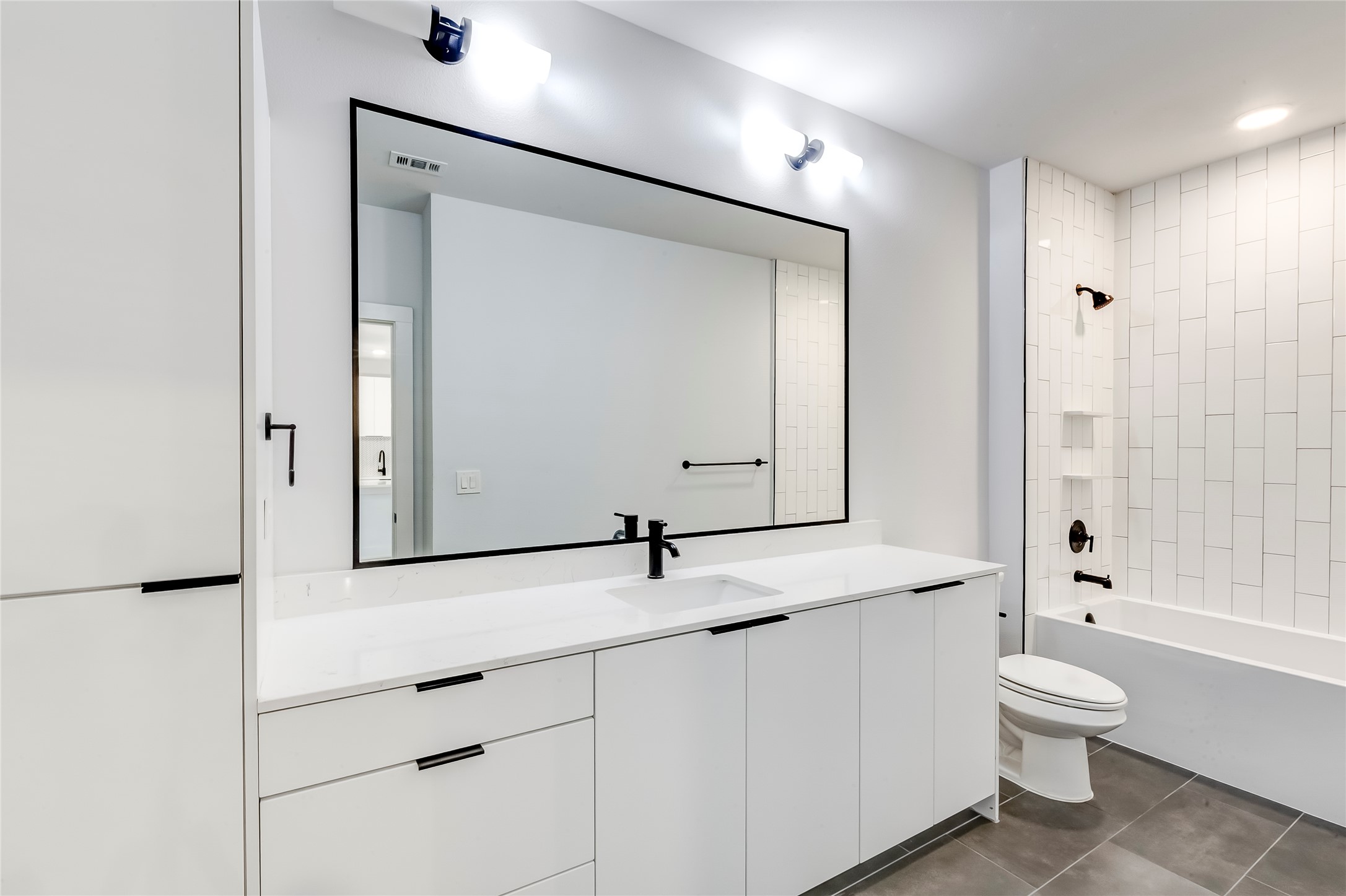 2500 Longview Street, Unit 402 Austin, TX 78705 - Photo 22 of 27