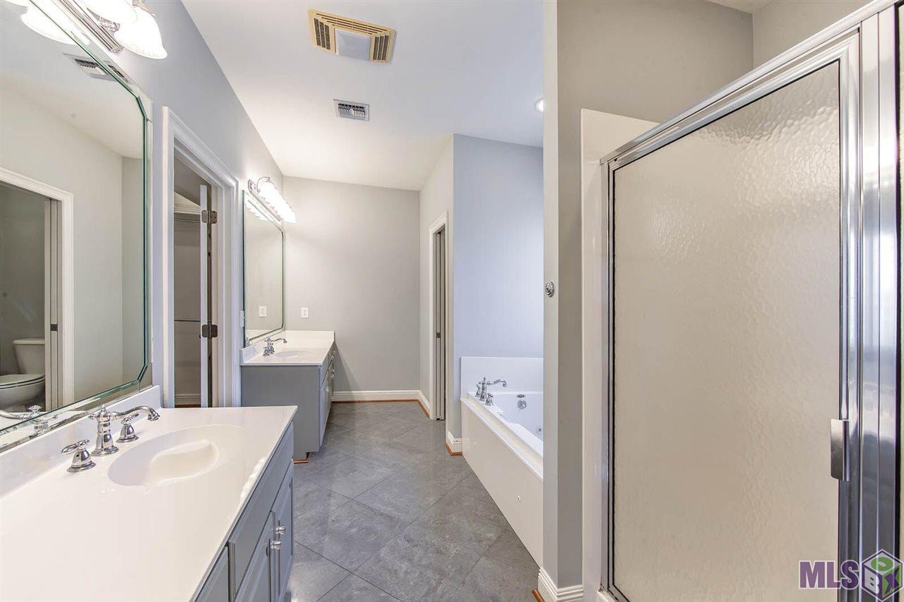 504 Sugar Mill Courtyard Houma, LA 70360 - Photo 6 of 12