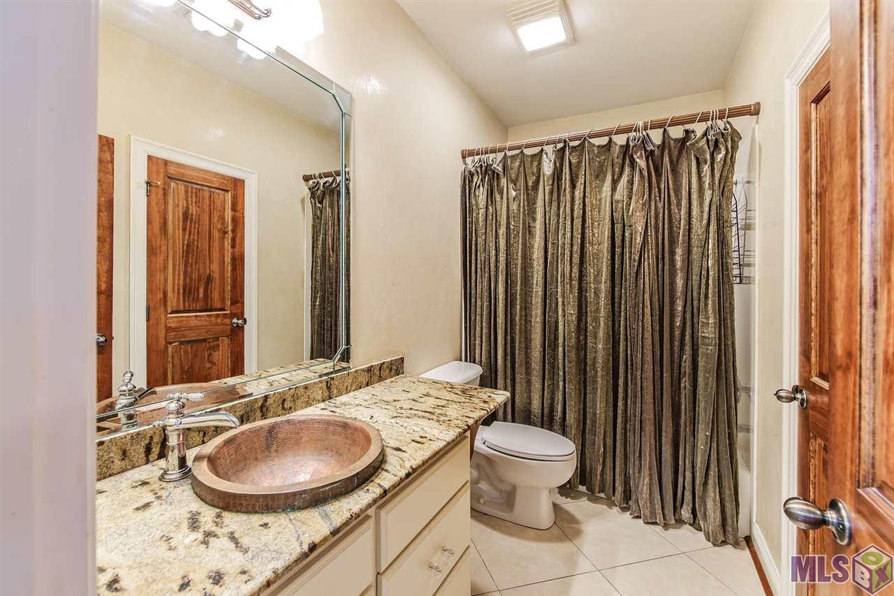 504 Sugar Mill Courtyard Houma, LA 70360 - Photo 9 of 12