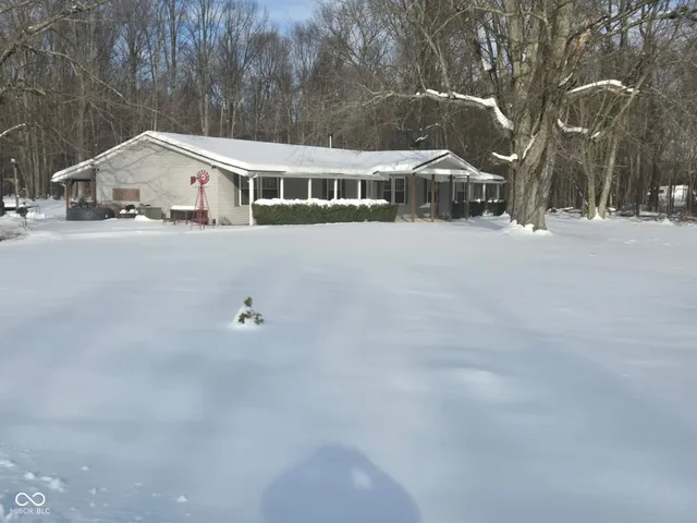 $425,000 | 1550 East County Road 50 North, North Vernon, IN 47265