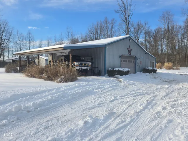 $425,000 | 1550 East County Road 50 North, North Vernon, IN 47265