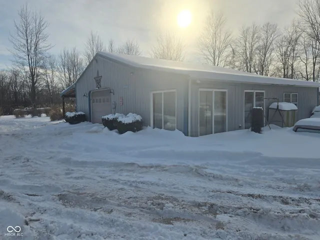 $425,000 | 1550 East County Road 50 North, North Vernon, IN 47265