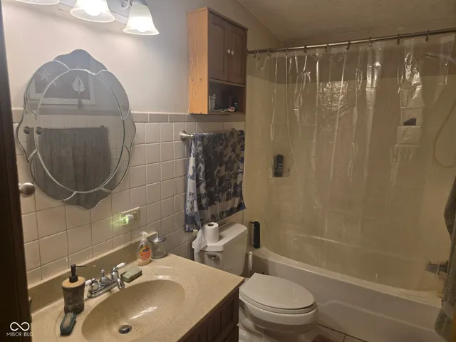 $425,000 | 1550 East County Road 50 North, North Vernon, IN 47265