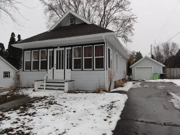 $165,900 | 153 West Charles Street, Markesan, WI 53946