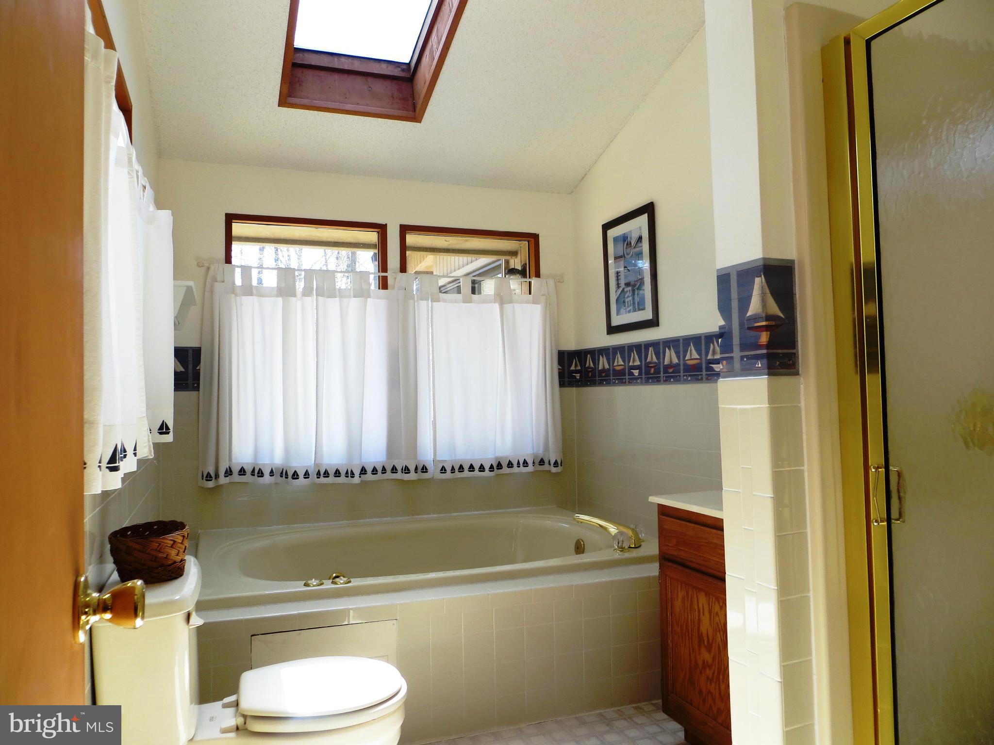 730 Walden Road Hedgesville, WV 25427 - Photo 15 of 17 Bath (Master)