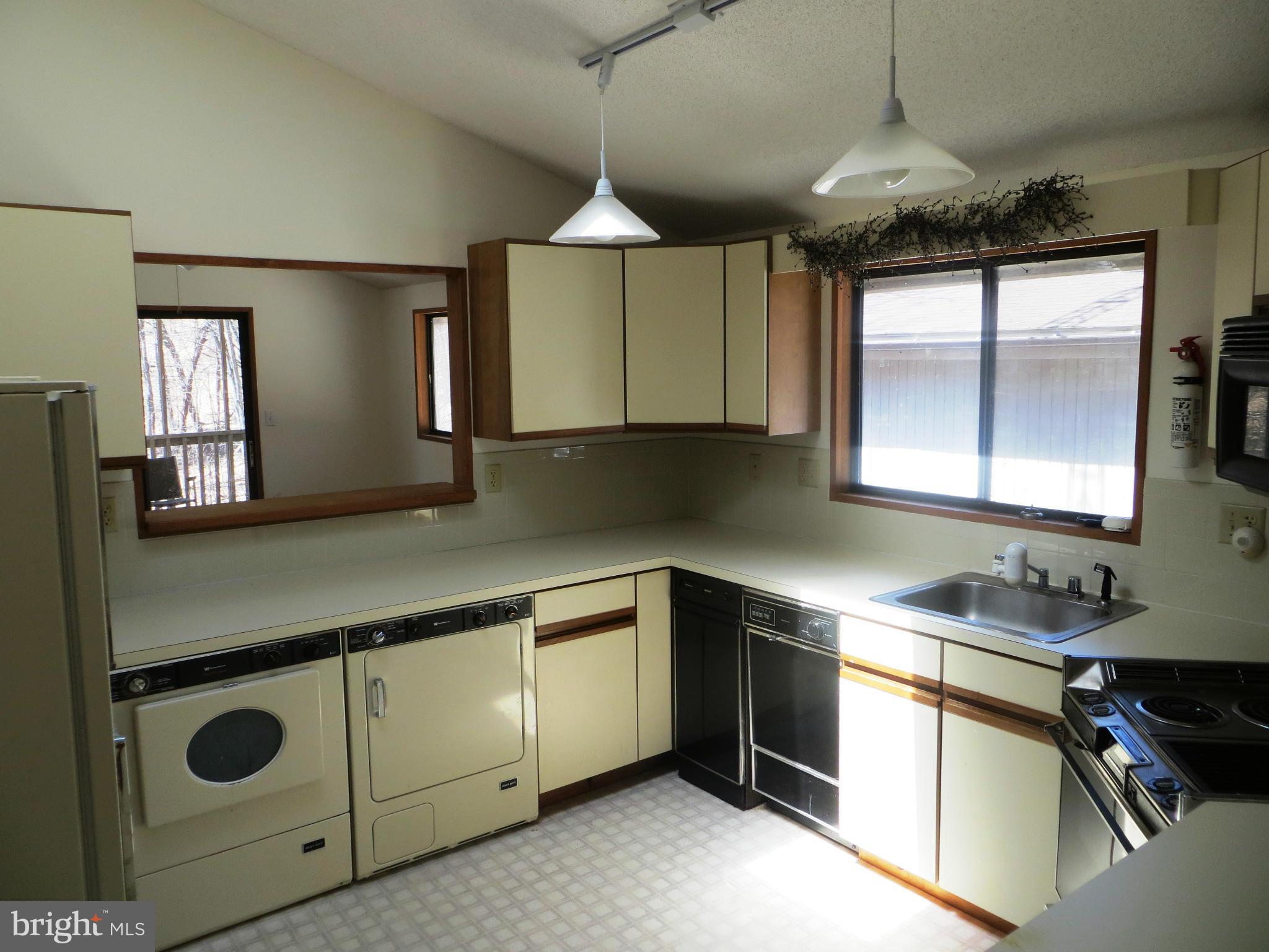 730 Walden Road Hedgesville, WV 25427 - Photo 10 of 17 Kitchen
