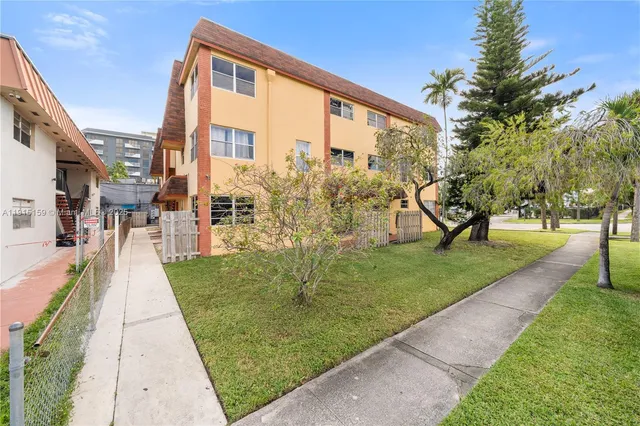 a view of outdoor space yard deck and patio