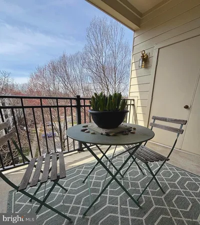 $478,000 | 1334 Garden Wall Circle, Unit E, Reston, VA 20194