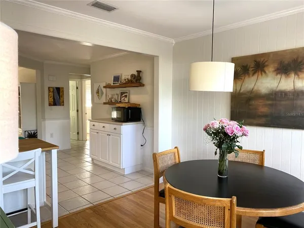 $2,600 | 2403 Browning Street, Sarasota, FL 34237