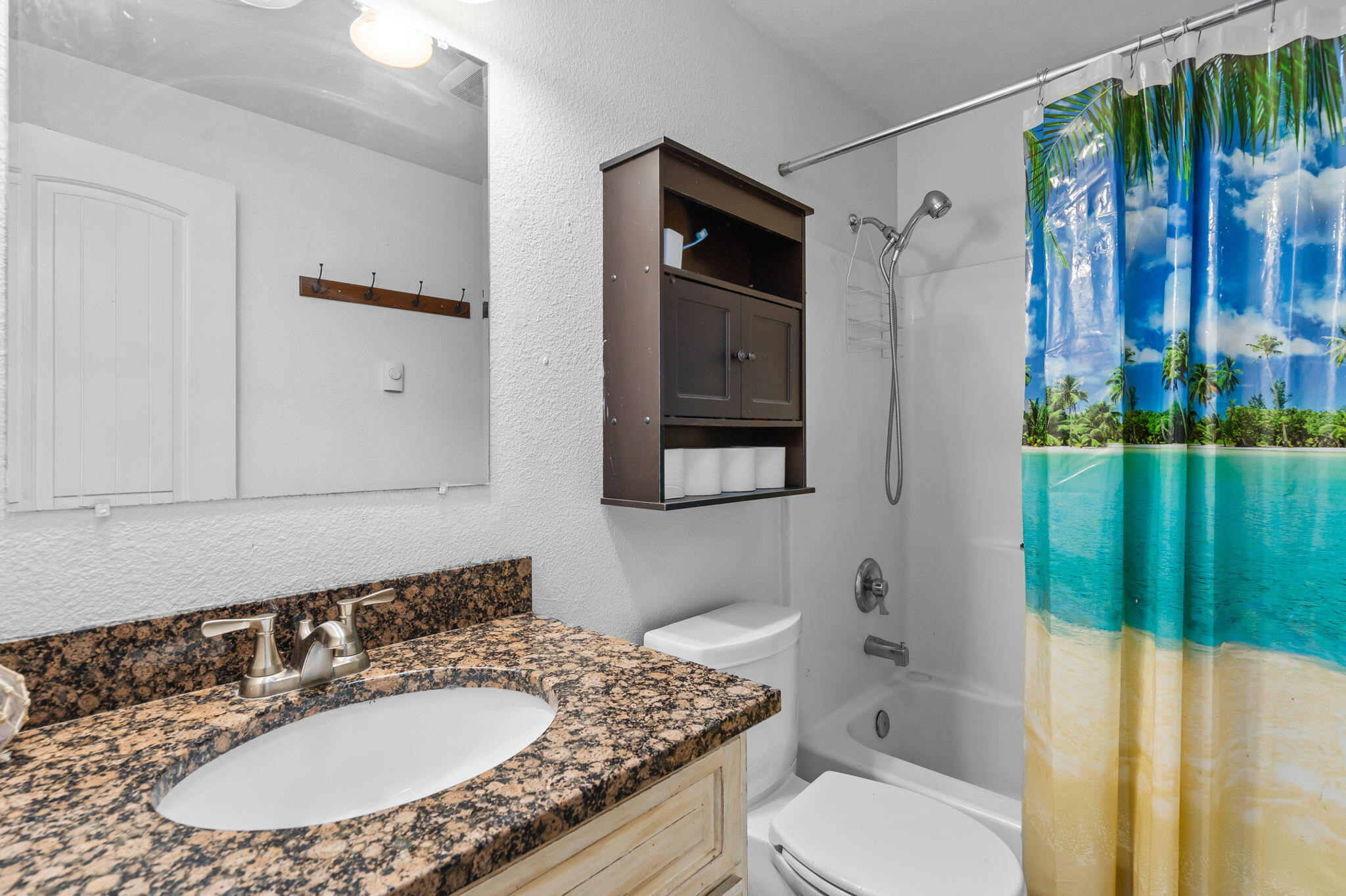 803 Scenic Loop Culver, OR 97734 - Photo 10 of 22 Secondary Full Bath