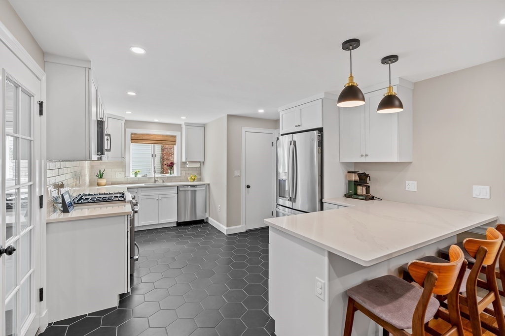 17 Keane Road Boston, MA 02132 - Photo 4 of 42