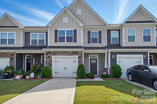 $380,000 | 8018 Saluda Drive, Charlotte, NC 28269