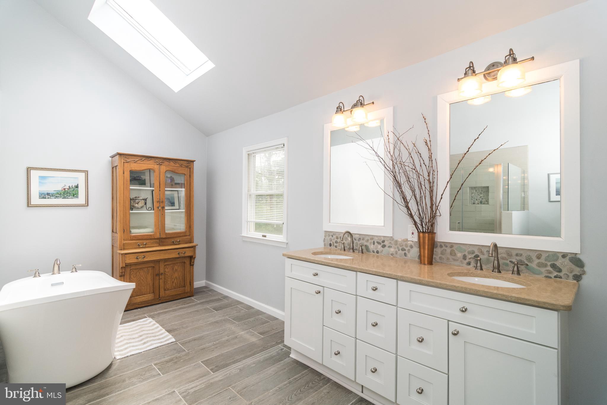 222 Southwind Drive Doylestown, PA 18901 - Photo 26 of 37 Luxurious Master Bathroom