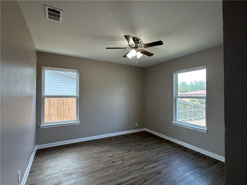 4806 Alma Street Corpus Christi, TX 78411 - Photo 6 of 8