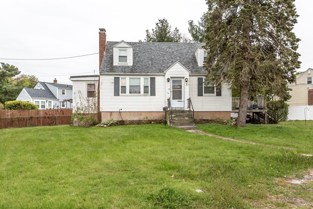4 Davis Road Randolph, MA 02368 - Photo 1 of 17 Gallery Image 1