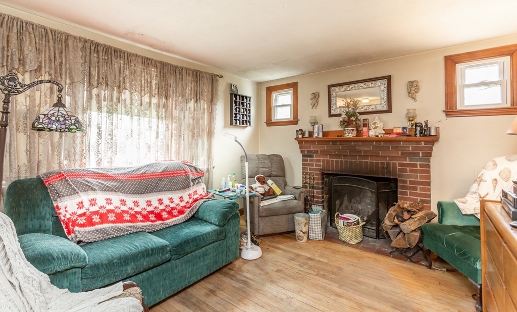 4 Davis Road Randolph, MA 02368 - Photo 5 of 17 Gallery Image 5