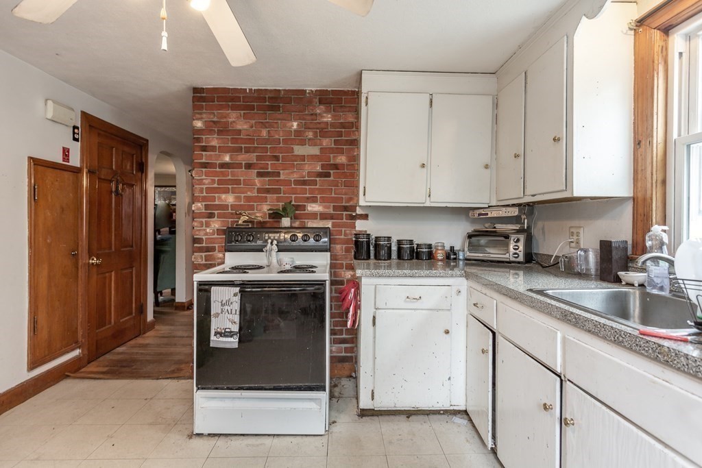 4 Davis Road Randolph, MA 02368 - Photo 7 of 17 Gallery Image 7
