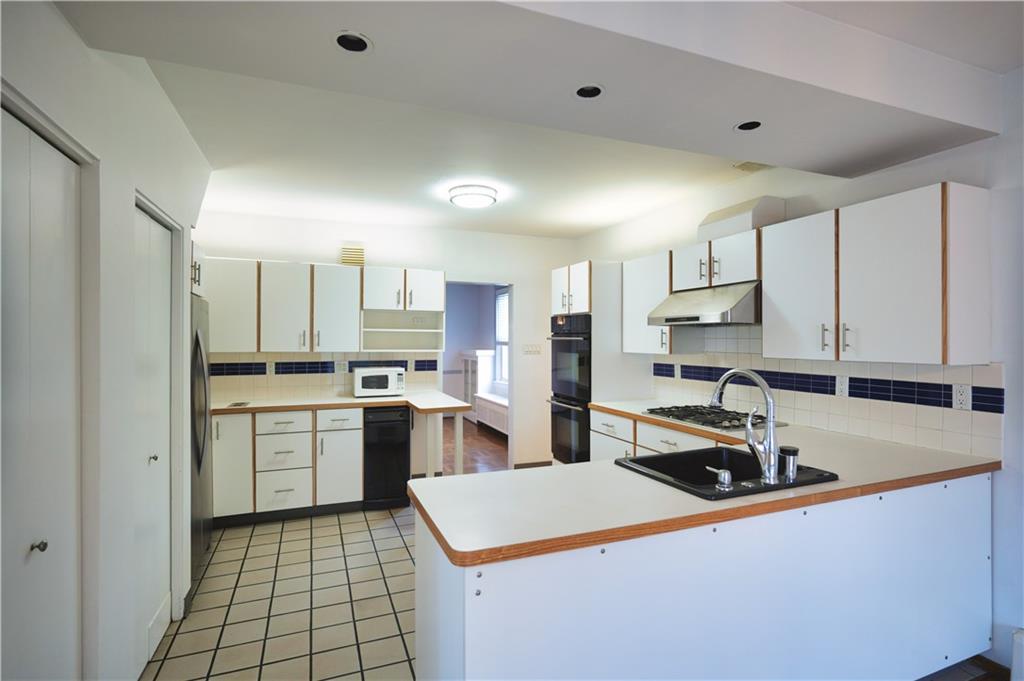 6436 Nicholson Street Pittsburgh, PA 15217 - Photo 13 of 50 cabinets and counters galore