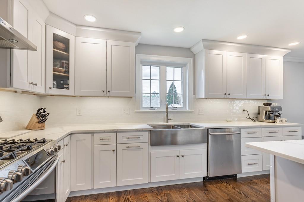 89 Robbins Road Arlington, MA 02476 - Photo 14 of 33 Gallery Image 14