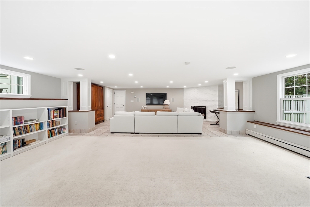 22 Hollywood Road Winchester, MA 01890 - Photo 31 of 39
