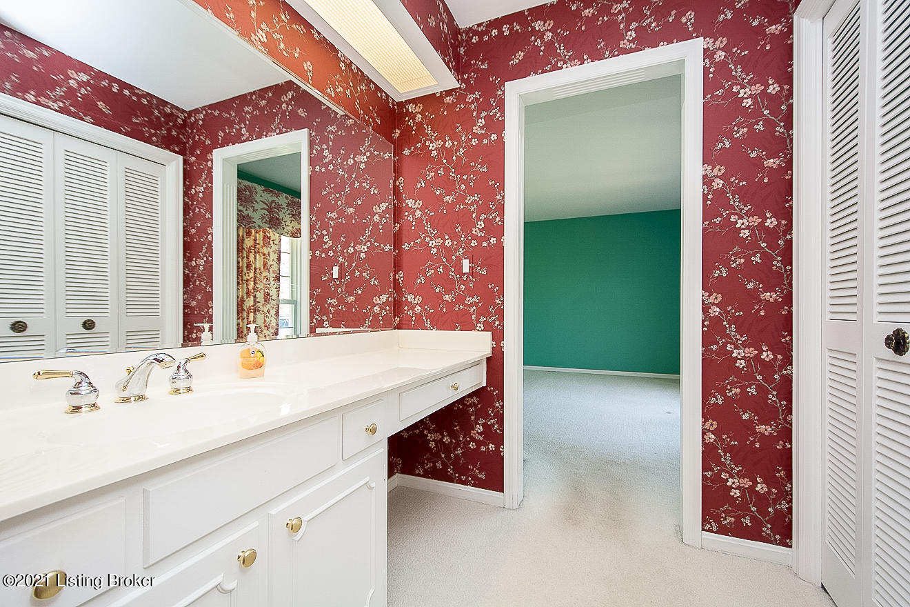 11013 Finchley Road Louisville, KY 40243 - Photo 21 of 50 Primary Bath