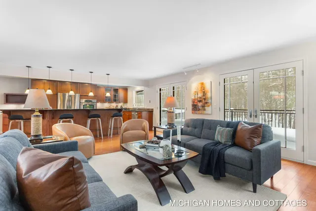 $675,000 | 3887 65th Street, Holland, MI 49423