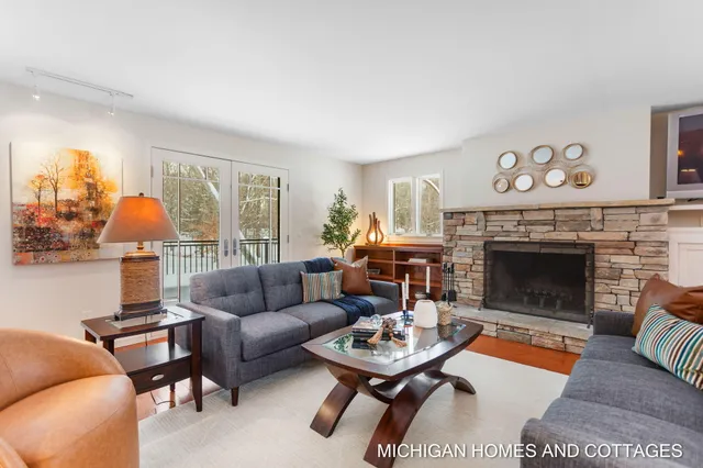 $675,000 | 3887 65th Street, Holland, MI 49423