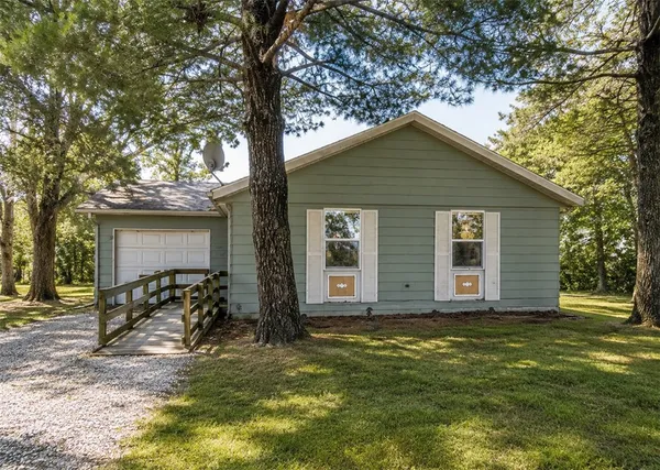 $69,900 | 920 West Crawford Street, Paris, IL 61944