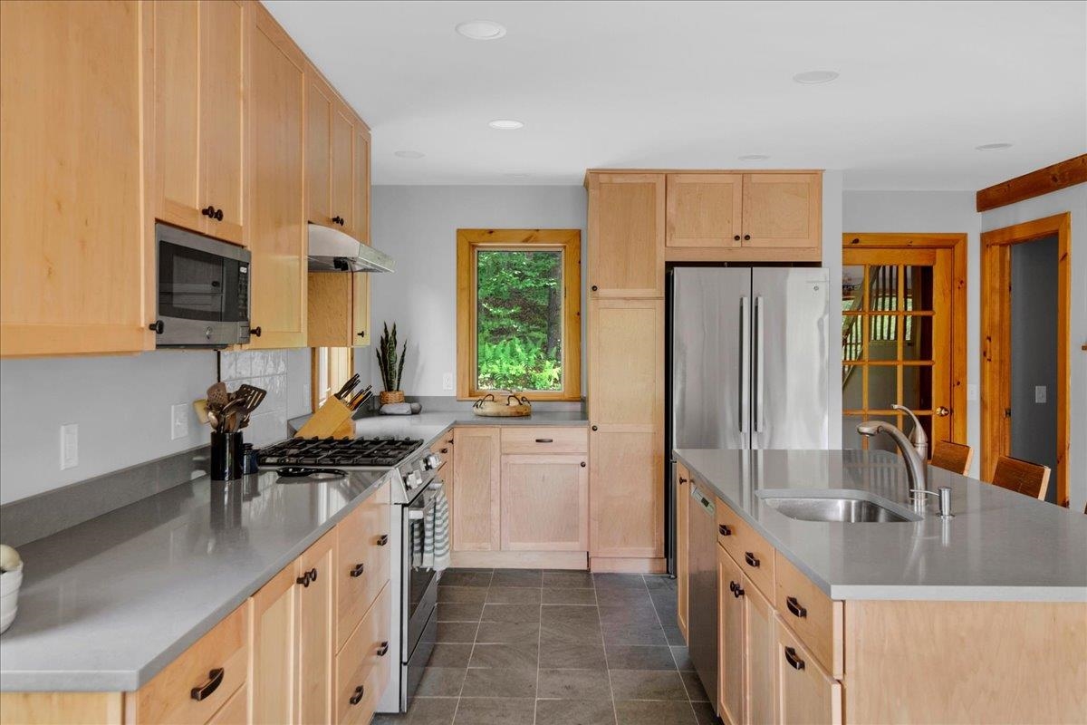 52 Mansfield Road Fayston, VT 05673 - Photo 6 of 47