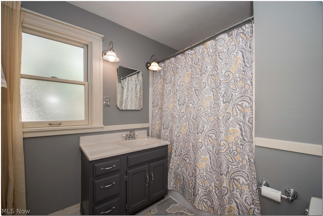 5215 Spencer Road Cleveland, OH 44124 - Photo 18 of 35 Gallery Image 18