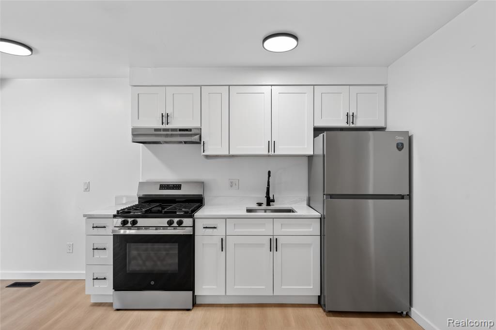 48770 Shelby Road Road, Unit 8 Utica, MI 48317 - Photo 6 of 17
