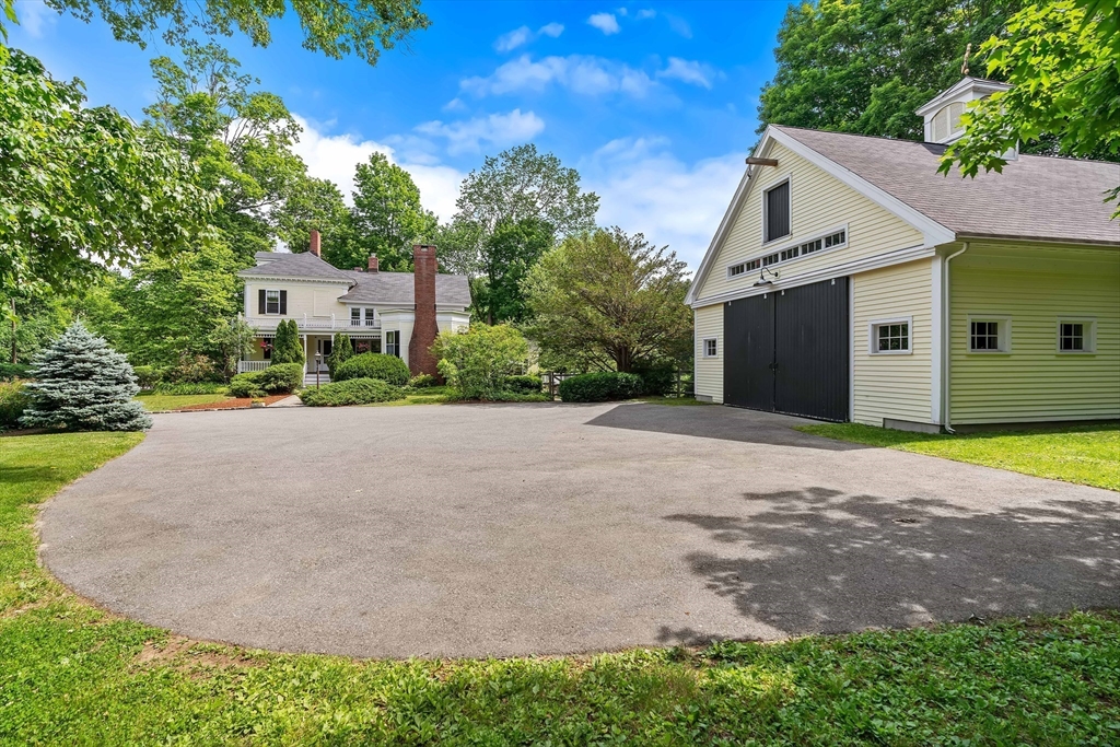 11 Concord Road Wayland, MA 01778 - Photo 3 of 35