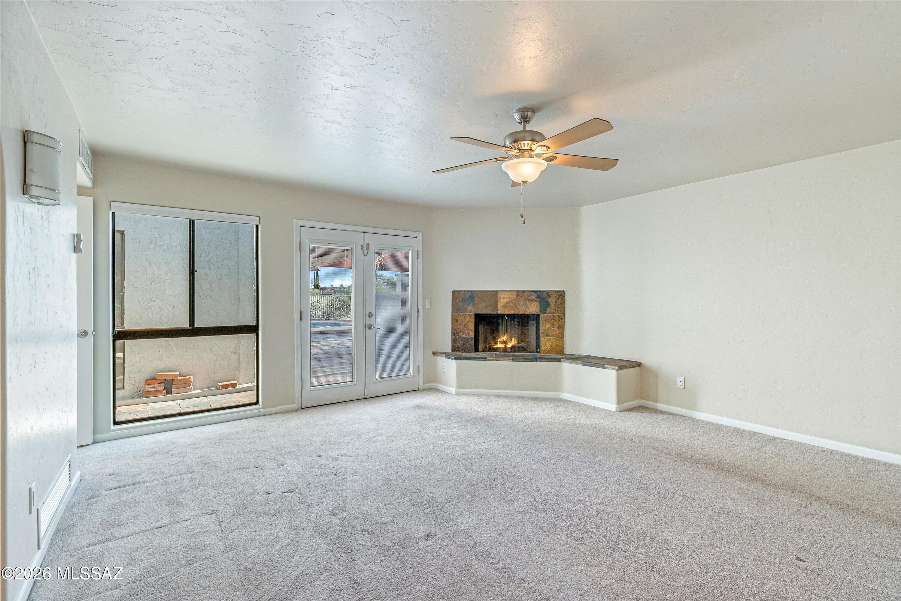 4725 North Craycroft Road Tucson, AZ 85718 - Photo 21 of 41 23-Primary Bedroom