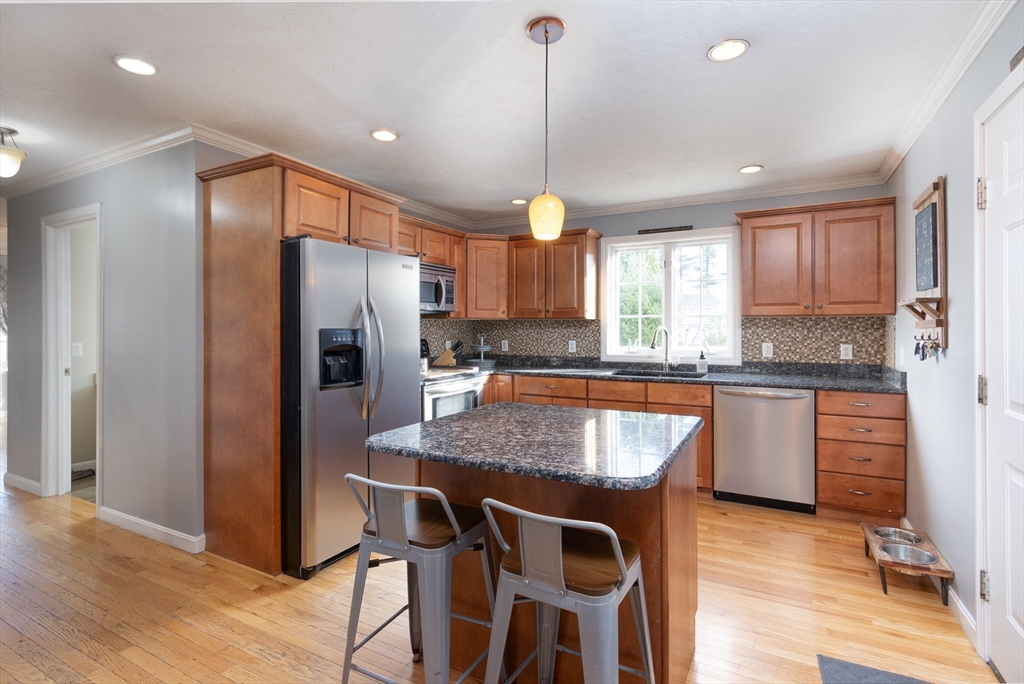 10 Walker Road North Brookfield, MA 01535 - Photo 2 of 37 Gallery Image 2