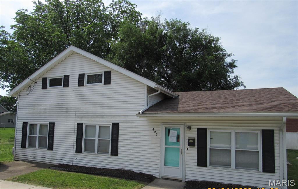 427 Sycamore Carrollton, IL 62016 - Photo 1 of 1
