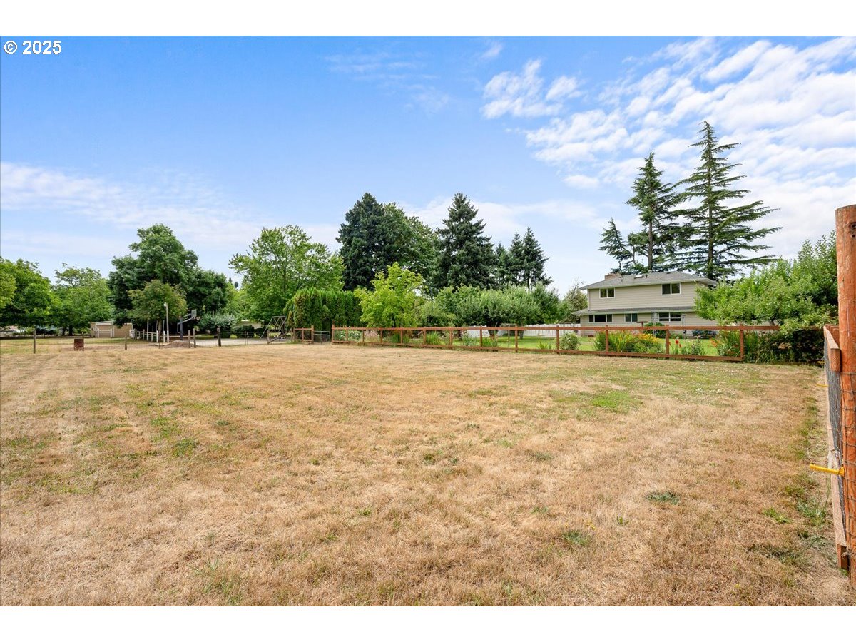 11623 Broadacres Road Northeast Hubbard, OR 97032 - Photo 43 of 48