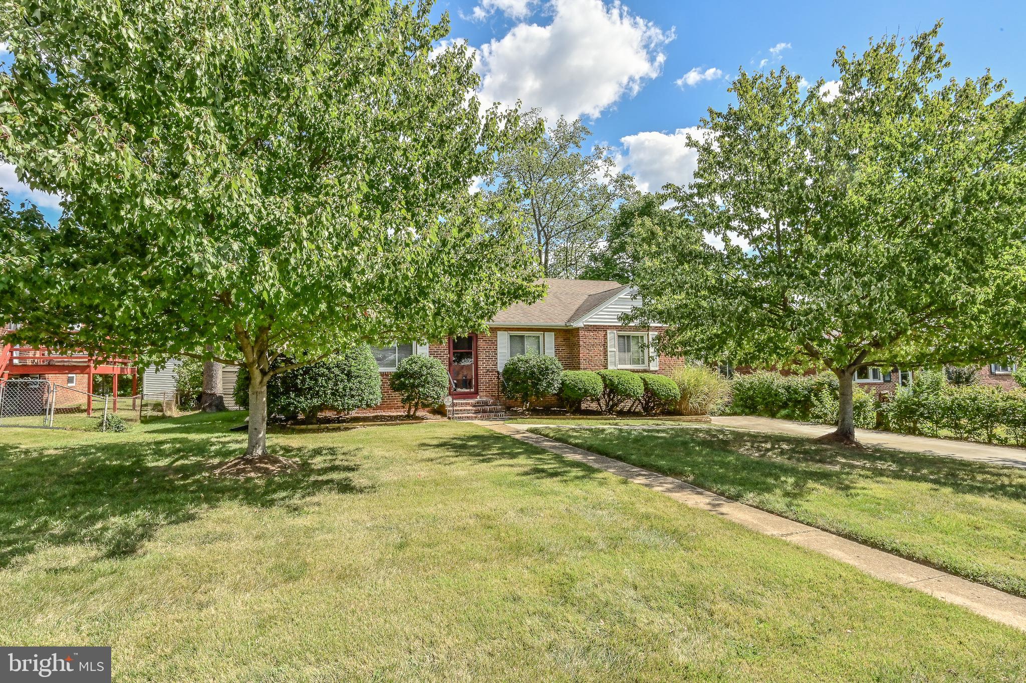 6003 Hanover Avenue Springfield, VA 22150 - Photo 3 of 38 Gallery Image 3