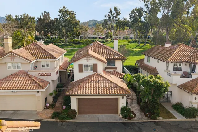 $1,300,000 | 15 Vía Floria, Rancho Santa Margarita, CA 92688