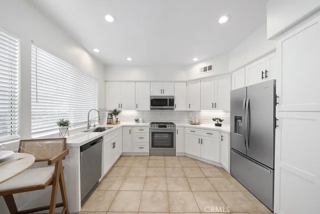 $1,300,000 | 15 Vía Floria, Rancho Santa Margarita, CA 92688