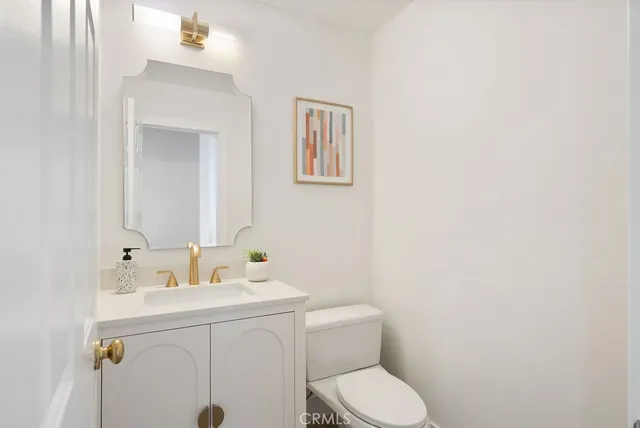 $1,300,000 | 15 Vía Floria, Rancho Santa Margarita, CA 92688