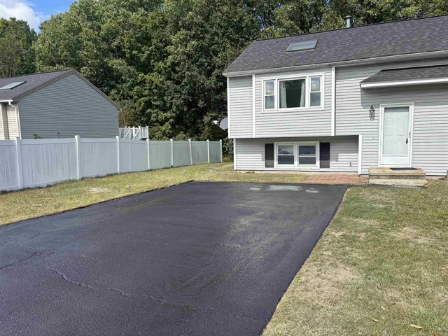 $339,900 | 90 L Derryfield Road, Unit L, Derry, NH 03038