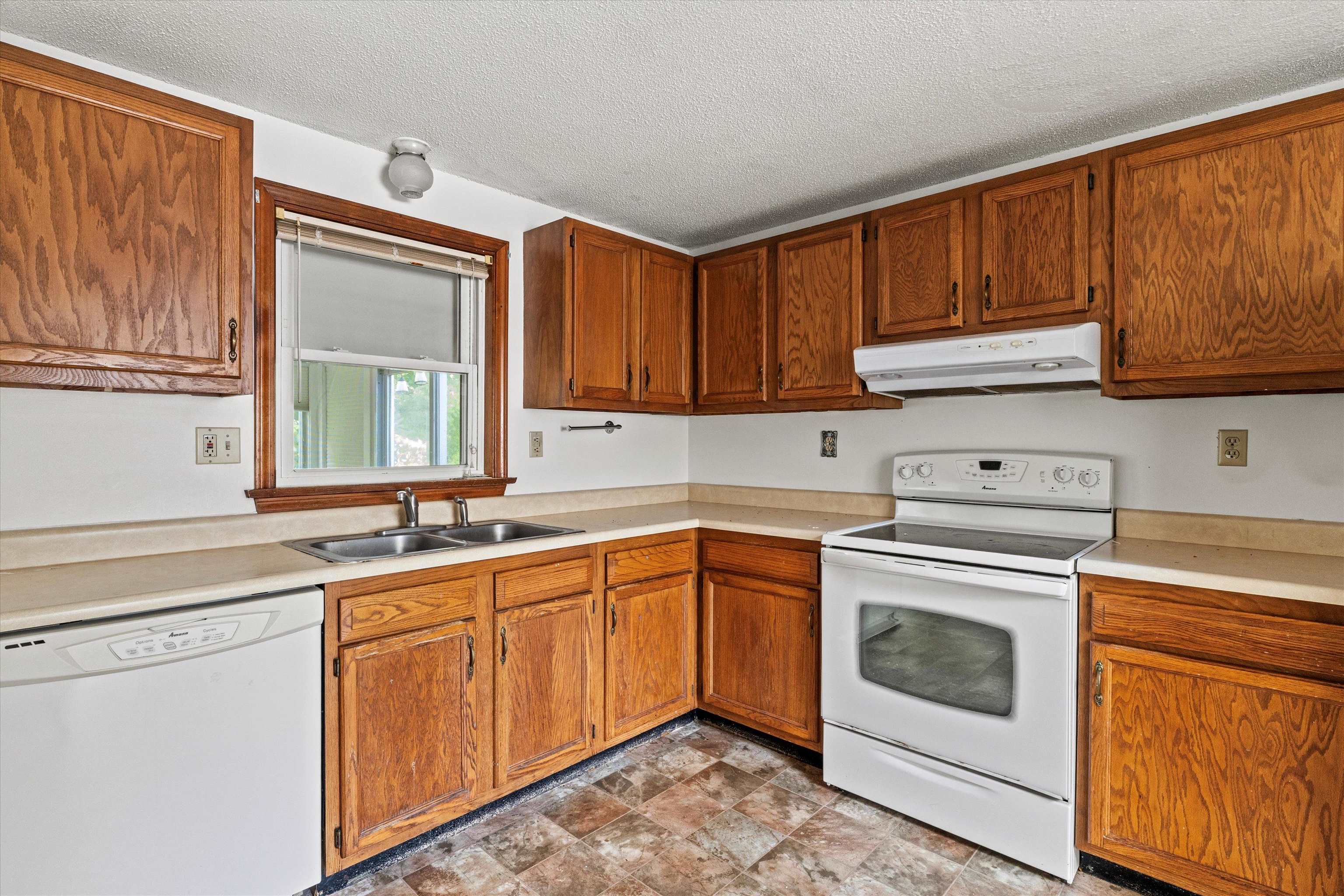 90 L Derryfield Road, Unit L Derry, NH 03038 - Photo 13 of 35