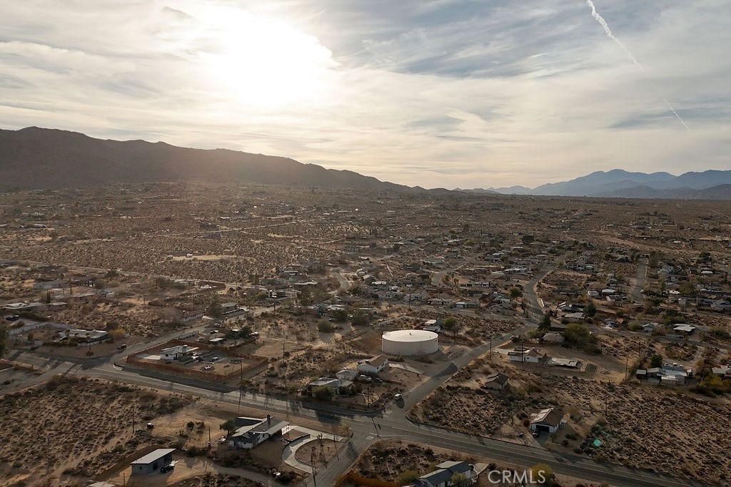 6981 Alturas Drive Joshua Tree, CA 92252 - Photo 15 of 27 a view of a city