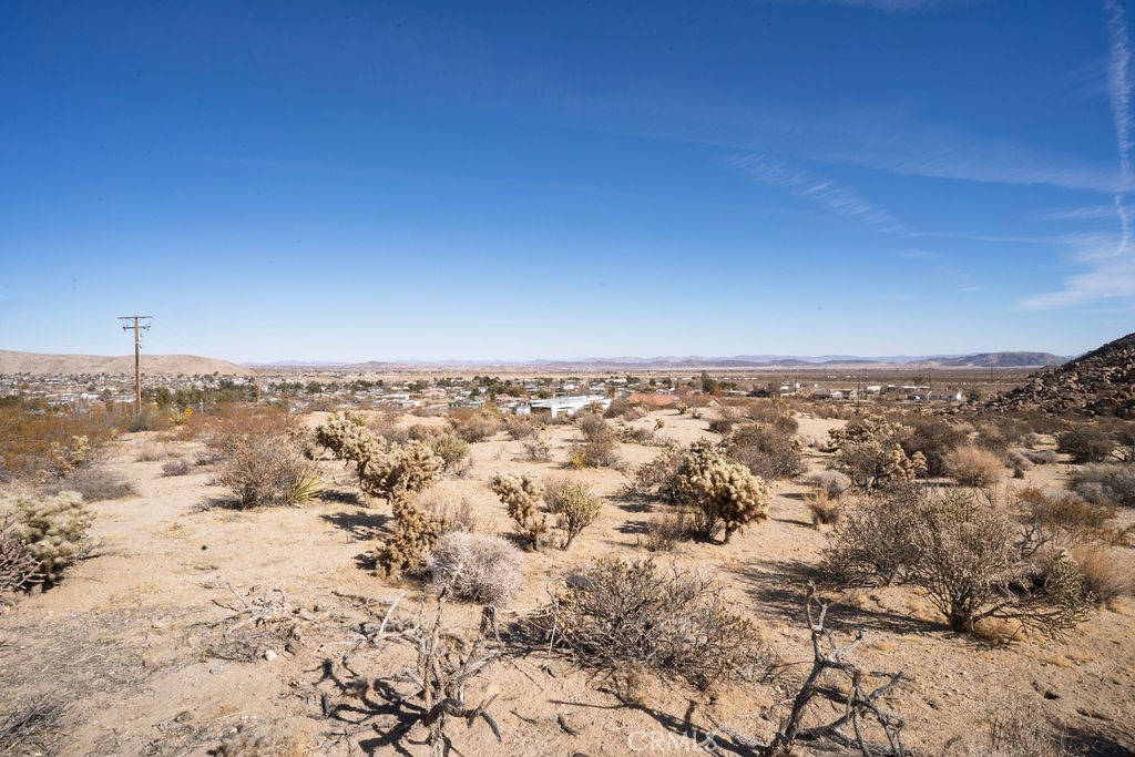 6981 Alturas Drive Joshua Tree, CA 92252 - Photo 22 of 27 a view of city and ocean