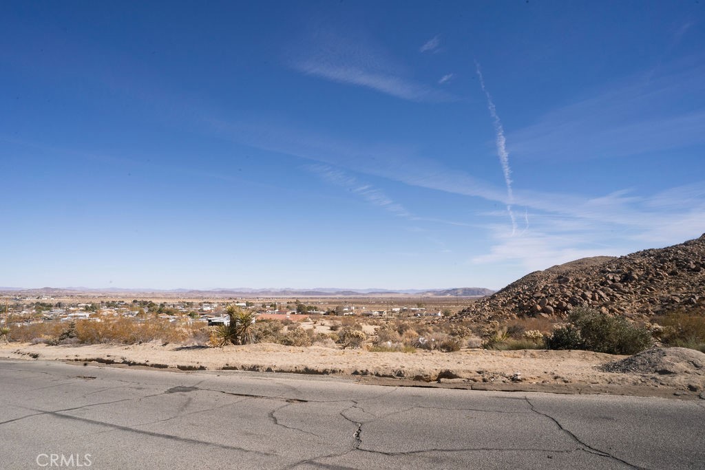 6981 Alturas Drive Joshua Tree, CA 92252 - Photo 23 of 27 a view of beach and ocean