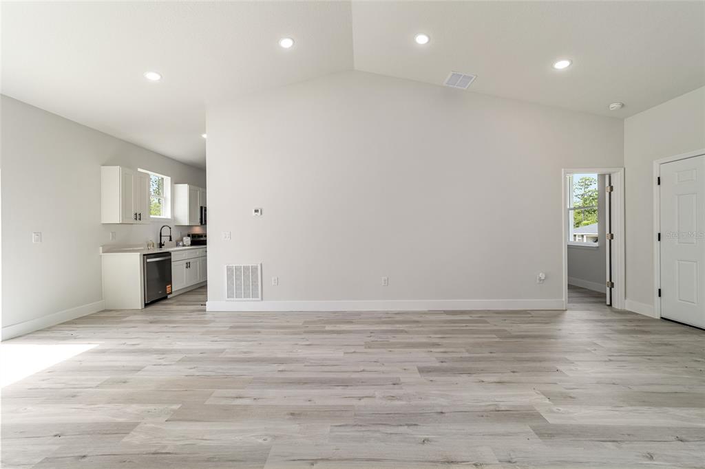 427 Alvarez Road Dunnellon, FL 34431 - Photo 15 of 51