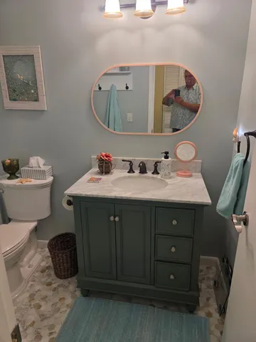 $158,000 | 1901 Indian River Boulevard, Unit B207, Vero Beach, FL 32960