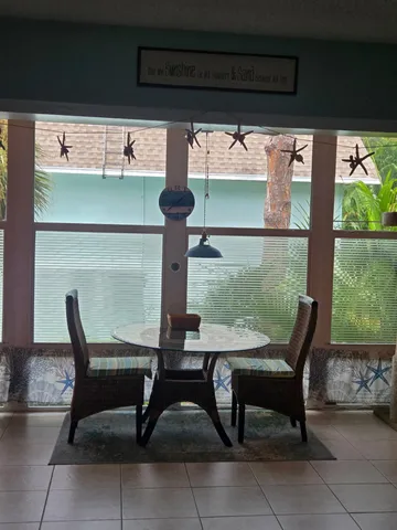 $158,000 | 1901 Indian River Boulevard, Unit B207, Vero Beach, FL 32960