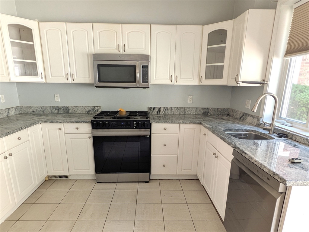 30 Cameron Street, Unit 7 Brookline, MA 02445 - Photo 6 of 14