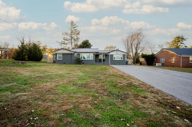 $329,900 | 103 Sunset Drive, McMinnville, TN 37110